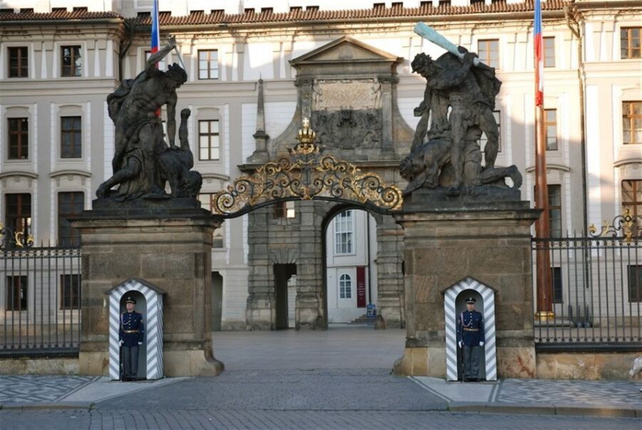 Prague: Castle and Lesser Town Walking Tour with Local Guide - My call: Should you book this tour?