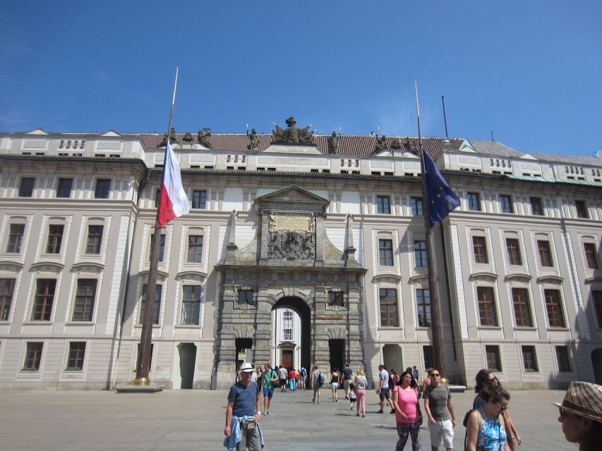 Prague: Castle and Lesser Town Walking Tour with Local Guide - Kampa Island, Ducks, and Devil’s Canal Reality Checks