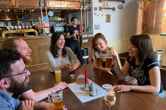 Prague Castle and Pubs Tour with Drinks Included - A beer-and-castle afternoon: how the 3-hour pace works