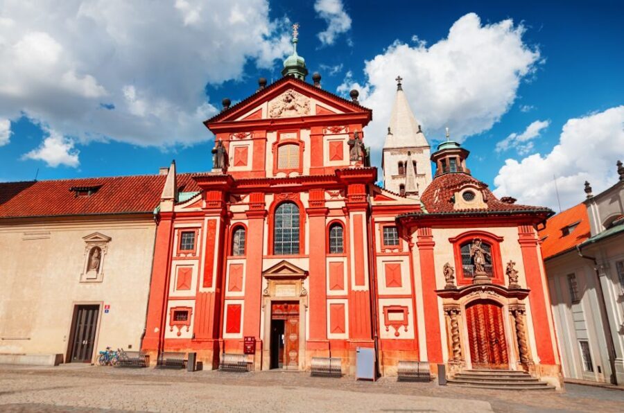 Prague Castle and St. Vitus Cathedral Private Walking Tour - St. Vitus Cathedral tower: what’s included, what isn’t