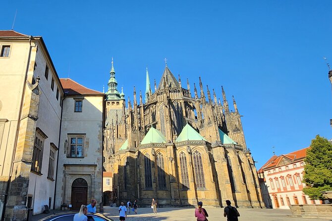 Prague Castle Private Walking Tour - St. George’s Basilica in 20 minutes: the calm contrast