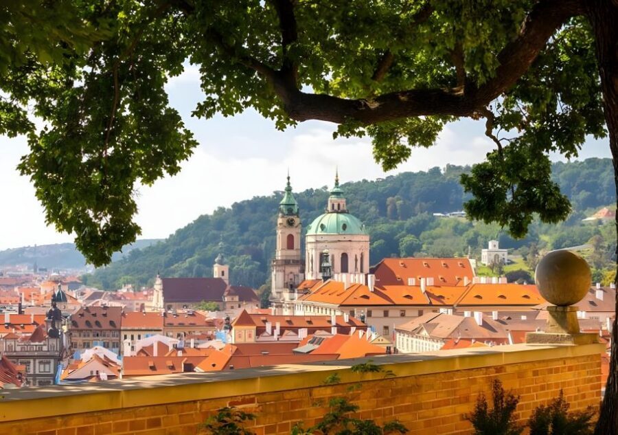 Prague Castle: Royal Palace, Cathedral, and Golden Lane Tour - Golden Lane and Daliborka: the fairytale street vibe with real historical flavor