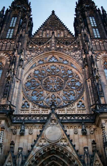 Prague Castle St. Vitus Cathedral, Royal Palace, St. George's Basilica - St. George’s Basilica: St. Ludmila’s tomb and a painful family story