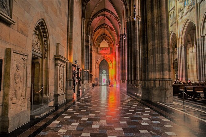 Prague Castle Ticket Including Audio Guide & 15min introduction - Your self-guided flow through the main Prague Castle areas