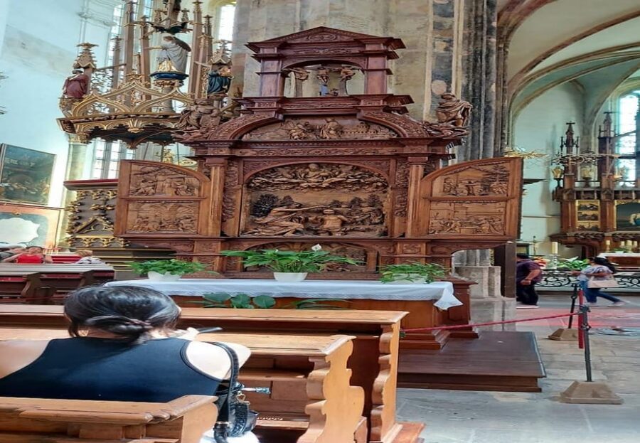 Prague Castle tour - Who this tour suits (and who might want a different format)