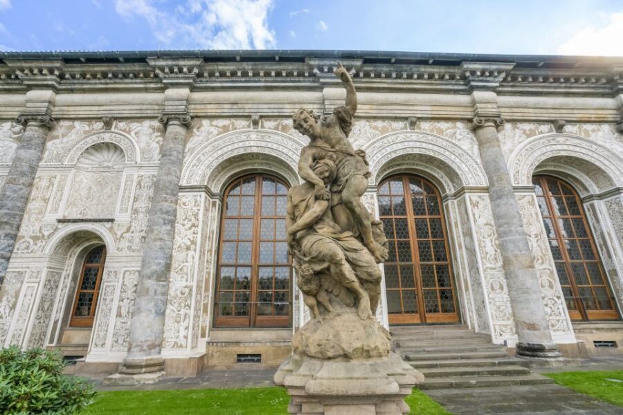 Prague: Castle Tour with Local Guide and Entry Ticket - Golden Lane: from sharpshooters to goldsmiths to Kafka vibes
