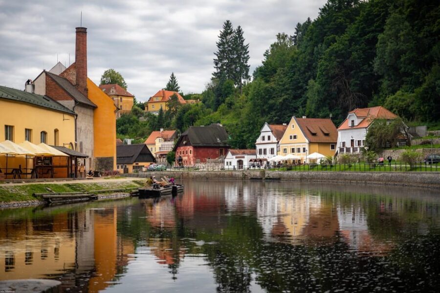 Prague: Cesky Krumlov Private Day Tour - Walking the Old Town: St. Vitus and the Riverside Views