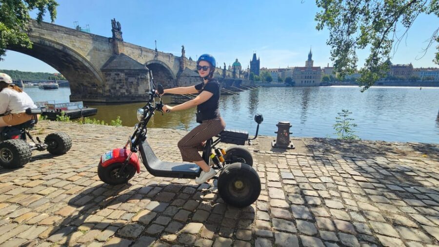 Prague: City Highlights Tour by Electric Trike - Charles Bridge and the Franz Kafka Museum area: big sights without the long march