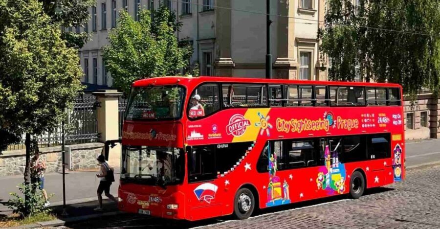 Prague: City Sightseeing HOHO Bus Tour & Optional Boat Tour - Red Line stops 1–8: Castle entry access and Petrin-style viewpoints