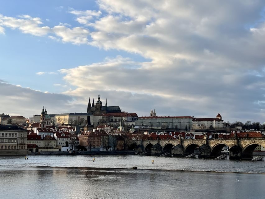 Prague: City Tour - Pickup and the van rides: how timing really works