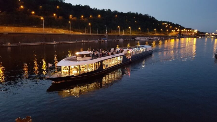 Prague: City Tour and Dinner Cruise with Hotel Pickup - Municipal House and the Art Nouveau angle