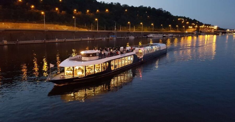 Prague: City Tour and Dinner Cruise with Hotel Pickup - Step onto the boat: welcome drink, buffet dinner, live music