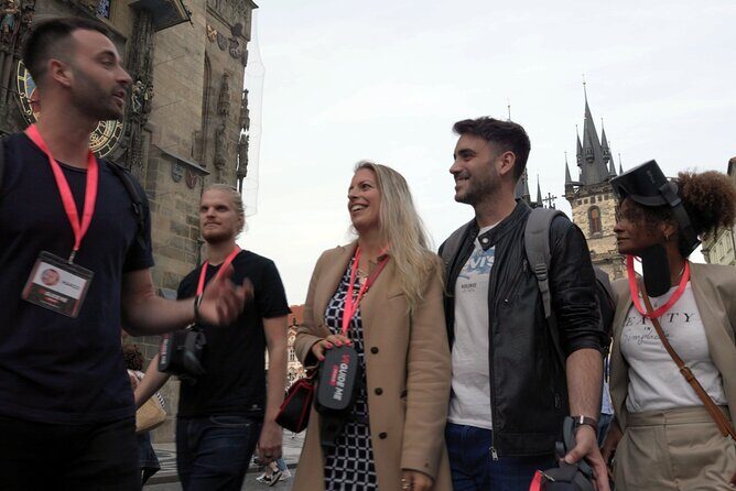Prague City Tour with Virtual Reality - Kafka’s Head and modern art in a historic city