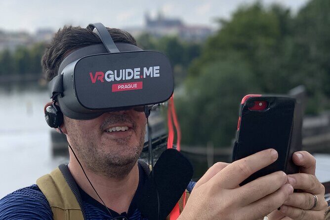 Prague City Tour with Virtual Reality - Old Square in 1900: the VR trick that makes the city click