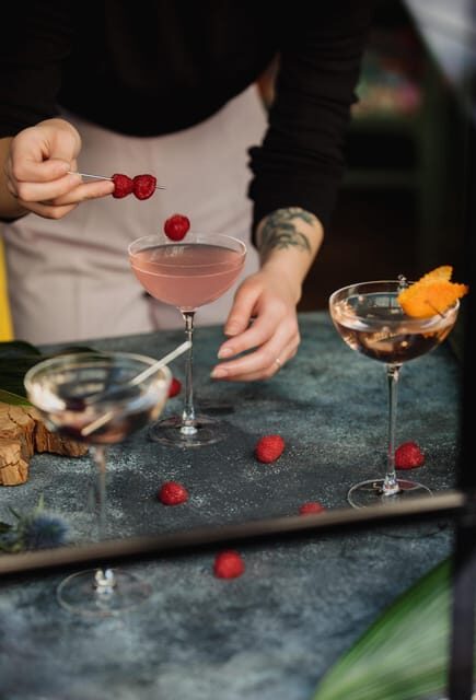 Prague: Cocktail Making Workshop with Bartender - How the Workshop Unfolds: Welcome Sip, Snack, and Proper Shaking