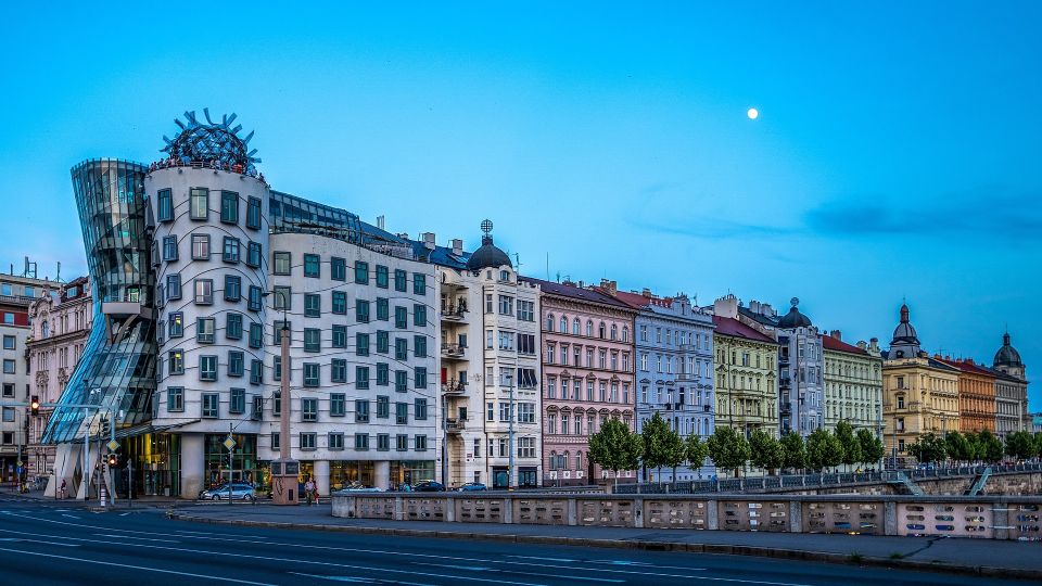 Prague Complete Tour in Spanish & Lunch, Tickets - Key Prague Stops That Make This Tour Worth Your Time