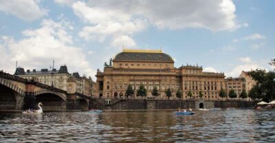 Prague Complete Tour in Spanish & Lunch, Tickets - Old Town Square and the Classic Prague Scene