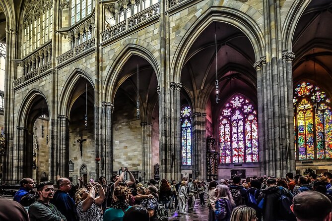 Prague DeLuxe Tour: Views, Hidden Gems, Tastings & River Cruise - Malá Strana and the Infant Jesus: a quiet stop with a big story