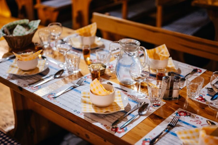 Prague: Dinner with Folk Show and Open Bar - Price and what you are really paying for