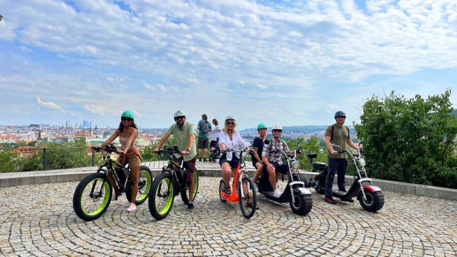 Prague: Electric Trike Viewpoints Tour - Josefov Jewish Quarter: history landmarks with a photo-friendly route