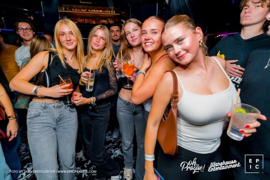 Prague: EPIC Nightclub Entry Ticket - The production side: lights, visuals, and the confetti moment