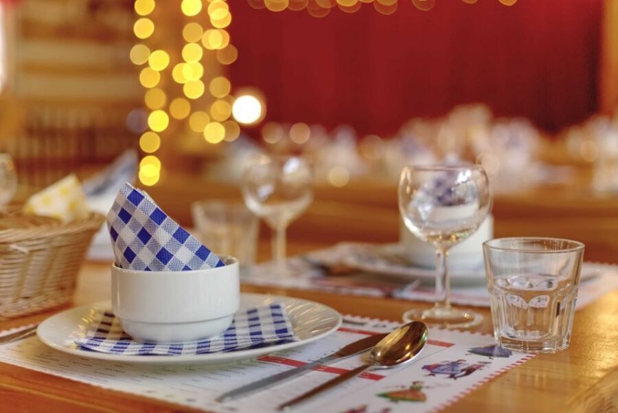 Prague: Evening Folklore Garden Party with Traditional Menu - The show: traditional music, dance, and you can join in