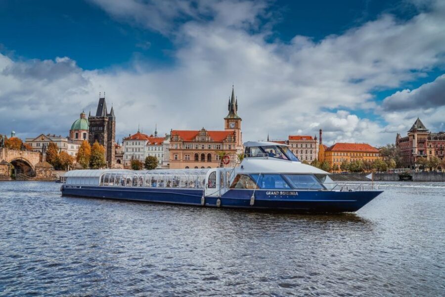 Prague: Evening Vltava River Eco Cruise with Prosecco - Key things to know before you go