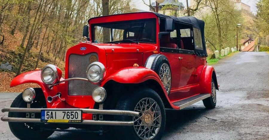 Prague: Fairytale Karlstejn Castle in Retro-Style Car - Key moments worth planning for