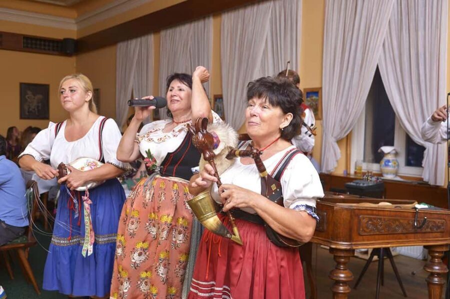 Prague: Folk Dancing Dinner Experience - Tips to Enjoy It Even More (Without Overthinking)
