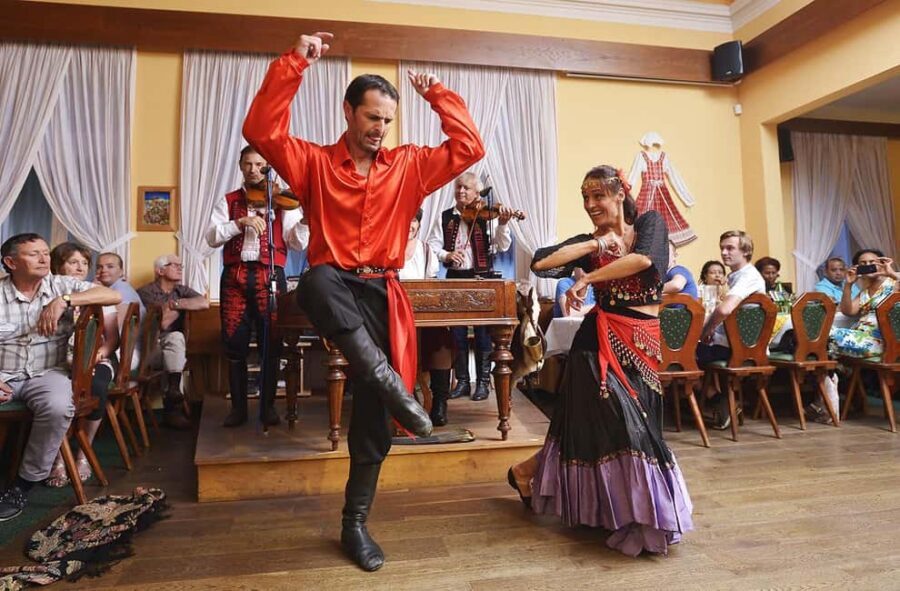Prague: Folk Dancing Dinner Experience - Your 4-Hour Plan, From Hotel Pickup to Return Home