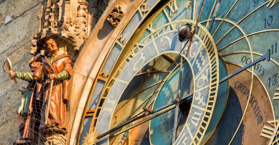 Prague: Full-Day Old Town, River Cruise & Prague Castle Tour - Prague in One Day: Charles Bridge, Boat, and Prague Castle