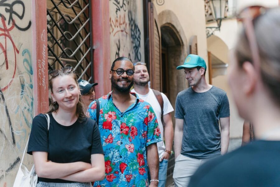 Prague: Full-Day Old Town, River Cruise & Prague Castle Tour - Group Size and Guide Quality: What the Reviews Point You Toward