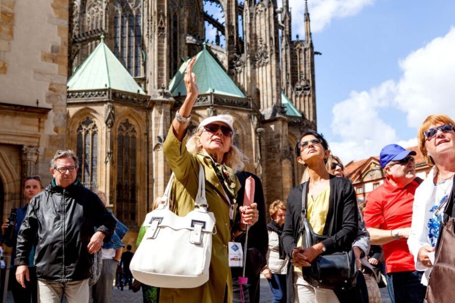 Prague: Full-Day Sightseeing Tour with Cruise and Lunch - One hour on the Vltava River: your reset button
