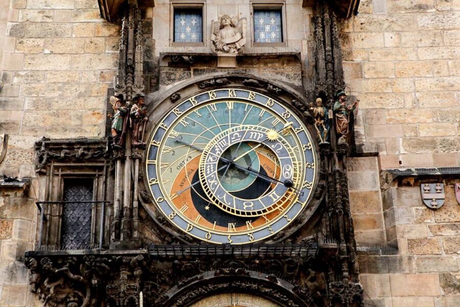 Prague: Full-Day Sightseeing Tour with Cruise and Lunch - Charles Bridge and Lesser Town: the views you’ll keep using later