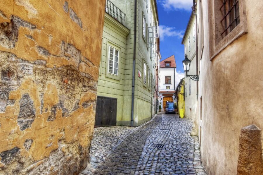 Prague: Full-Day Tour with Lunch and River Boat Cruise - Price and time: what $199 buys you in a very short window