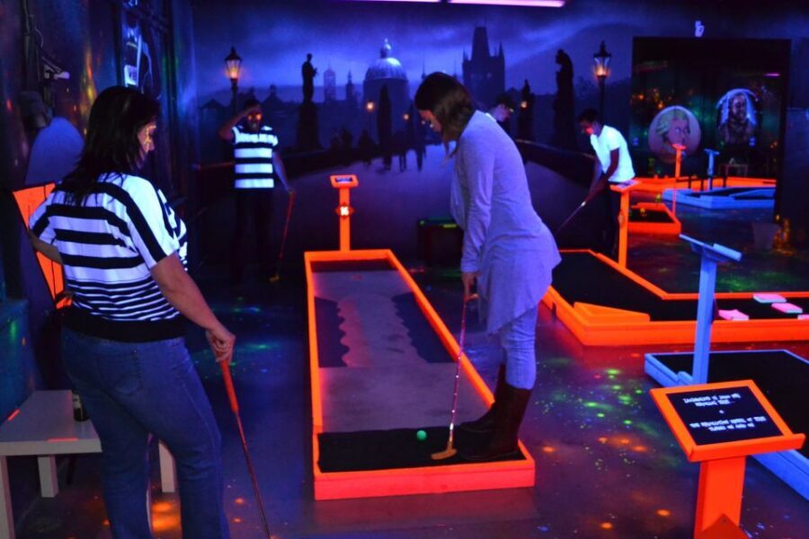 Prague: Glow Golf Mini Golf Game by UV Light - How to Make Your Round Better: Strategy for an 18-Hole Course