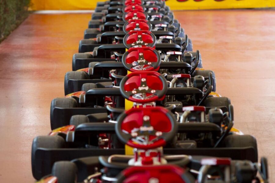 Prague: Go-Kart Racing Experience - Two Racing Options: 1-Hour Exclusive Rental vs Two 10-Min Sessions
