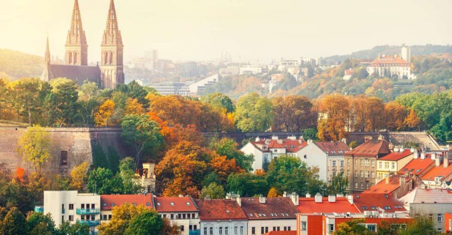 Prague: Guided tour to the historic fortress of Vyšehrad - The ramparts and fort scenes: your guided route through centuries