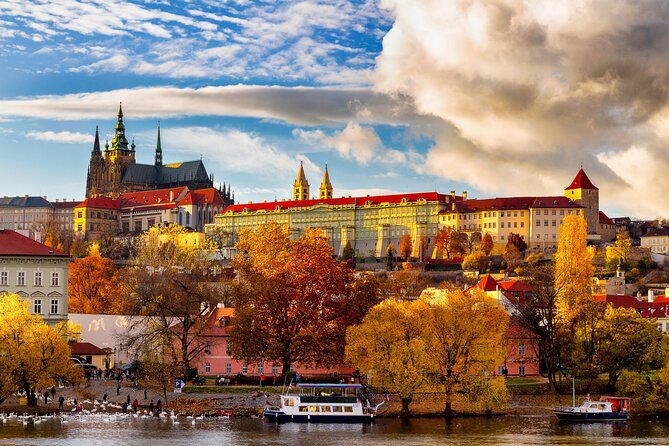 Prague Guided Walking Tour and Cruise with Authentic Czech Lunch - From Old Town to the Vltava: A Wooden-Boat Reset After a Big Walk