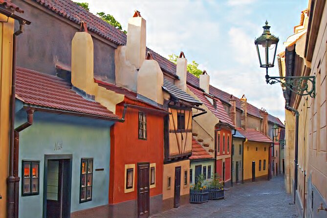 Prague Guided Walking Tour and Cruise with Authentic Czech Lunch - Charles Bridge Museum at the Finish: A Practical Add-On Near Your Start