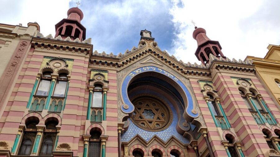 Prague: Guided Walking Tour of Prague's Jewish Quarter - Walking Tour That Turns Josefov Into a Real Place