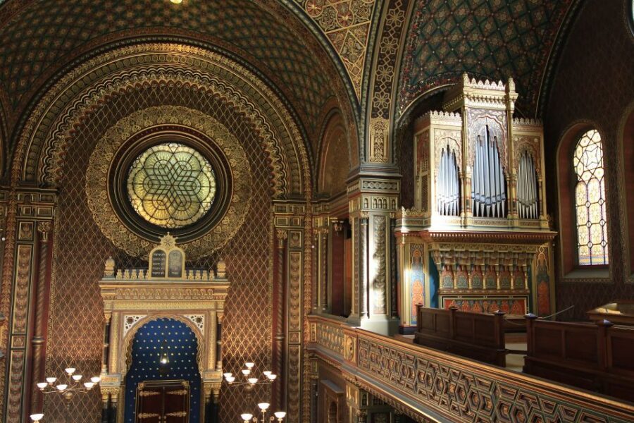 Prague: Guided Walking Tour of Prague's Jewish Quarter - Robert Guttmann Gallery: The Useful Culture Add-On