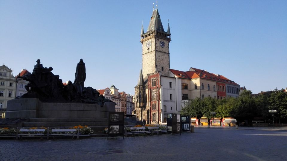 Prague Half-Day City Tour by Car - Meeting Up in Prague: Hotel Pickup and the Kaprova 1 Start