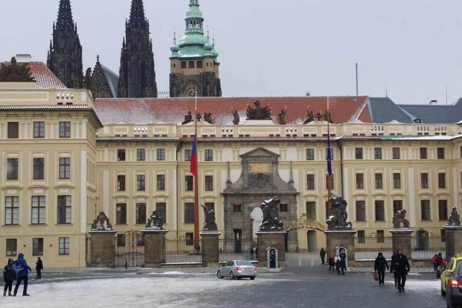 Prague: Historic City Center Bus Tour with Top Sights - Lesser Town stops: Prague Castle district setup