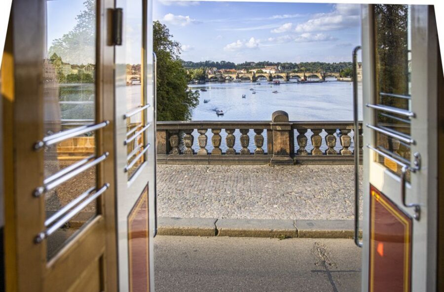 Prague: Hop-on Hop-Off Historical Tram Ticket for Line 42 - Comfort, crowds, and the honest tram-ride reality