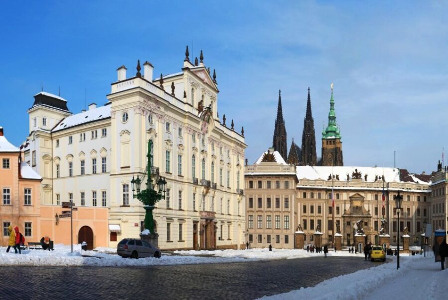 Prague Hradcany Castle, St Vitus Cathedral Tour with Tickets - Key reasons this Prague Castle tour works