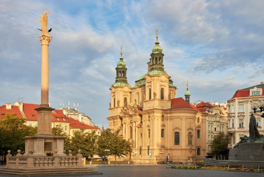 Prague Hradcany Castle, St Vitus Cathedral Tour with Tickets - How the 2-hour and 3-hour options shape your time