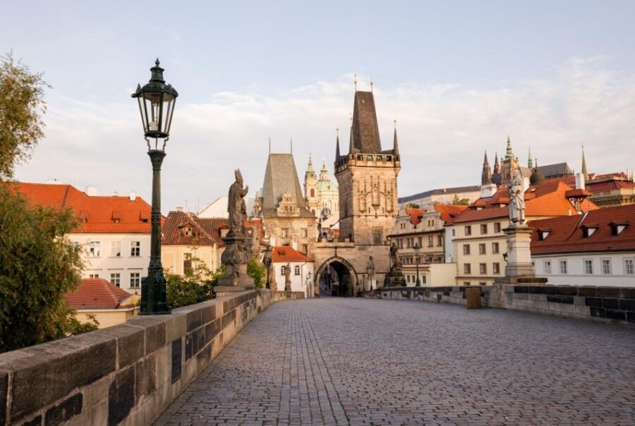 Prague Hradcany Castle, St Vitus Cathedral Tour with Tickets - Private transfers: sedan vs van and when it actually helps