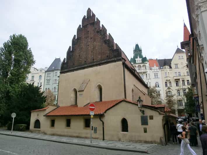 Prague: Jewish Quarter and Museum Guided Tour - Old Jewish Cemetery: the slower stop that makes the whole tour land