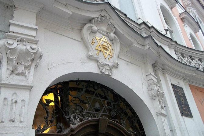 Prague Jewish Quarter Private Half-Day Walking Tour - Stop 2: Old Jewish Cemetery and the story behind the stones